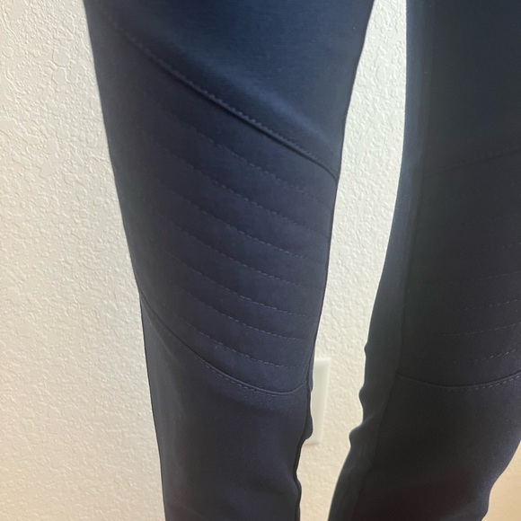 Laurel Navy Moto Pants Size 6 - Picture 4 of 10